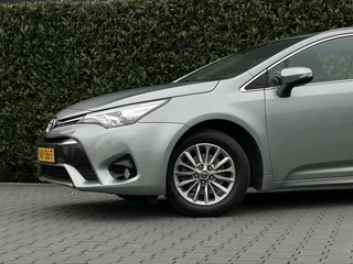 Toyota Avensis Toyota Avensis Touring Sports 1.6 VVT-i Aspiration, NL AUTO, NAP, CRUISE, NAVI, ECC-AIRCO, CAMERA, TREKHAAK, LICHTMETAAL 16