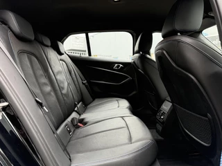 BMW 1 Serie BMW 1-serie 118i M-Sport | Leder | Apple Carplay | Live Cockpit | - afbeelding nr 14