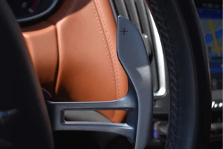 Maserati Levante | Luchtvering | Pano.dak | Camera | Keyless | DAB | Carplay | LED / Xenon | 20