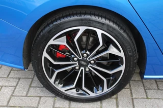 Ford Focus Ford Focus 2.0 EcoBlue 150pk ST-Line X Wagon | Panoramadak | Adaptive LED | Adaptive cruise control | 18 inch met rode remklauwen | Adaptive LED | Half lederen bekleding | Winter Pack | Camera - afbeelding nr 43