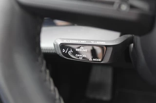 Porsche Taycan Porsche Taycan Performance 84 kWh / Panoramadak / Camera / Passenger Display / 20'' / Luchtvering / Sportchrono / Stoelventilatie / Stuurverwarming / Dodehoek / Apple CarPlay / Stoelverwarming / Cruise Control - afbeelding nr 31
