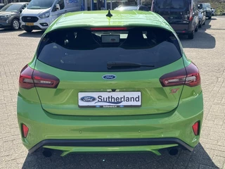 Ford Focus Ford Focus 2.3 EcoBoost ST-X 280pk | Winter Pack | Adaptive cruise control | Sper diff | Head up Display | Camera | AGR-stoelen - afbeelding nr 4