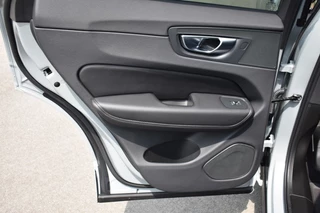 Volvo XC60 Volvo XC60 T6 350PK AWD Plus Dark | Climate | Getint Glas | Trekhaak - afbeelding nr 16