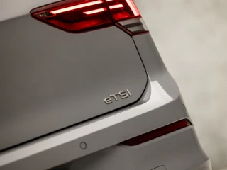 Volkswagen Golf Automaat (APPLE CARPLAY, GROOT NAVI, STUUR/STOELVERWARMING, GETINT GLAS, SPORTSTOELEN, PARKEERSENSOREN, ADAPTIVE CRUISE, DAB+, NIEUWE APK, NIEUWSTAAT) - afbeelding nr 33