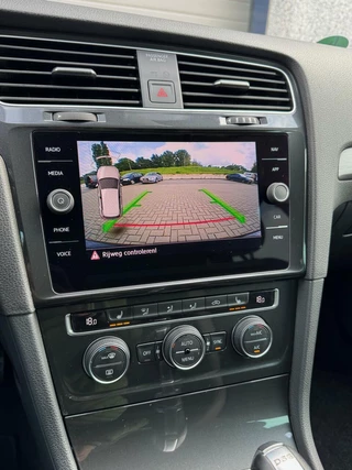 Volkswagen Golf Volkswagen Golf 1.0 TSI Comfortline Bus CarPlay/Massage/Stoelverw/Adap.Cruise/Navi/Climate/incl. onderhoudsbeurt - afbeelding nr 14