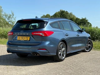Ford Focus Ford Focus Wagon 1.5 182PK ST Line Business | Performance Blue | 1700KG Trekgewicht/NAV/Carplay/Clima/LED - Caravantrekker! - afbeelding nr 7
