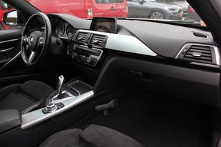 BMW 3 Serie BMW 3 Serie 330e Centennial Exe. M Sport / Schuifdak / Alcantara / 18'' / Navigatie / Parkeerhulp achter / Cruise Control - afbeelding nr 12