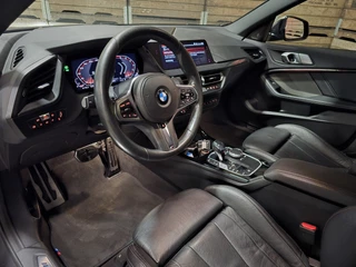 BMW 2 Serie BMW 2-serie Gran Coupé M235i xDrive High Executive Edition Pano Leder HUD 19