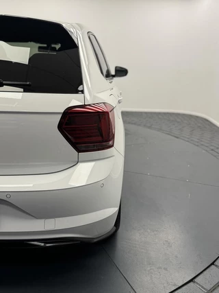 Volkswagen Polo Volkswagen Polo 1.0 TSi R-Line Automaat-Adapt.Cr.contr-Navigatie-Clima-Carplay-Parkeersensoren-Lm16''velgen - afbeelding nr 20