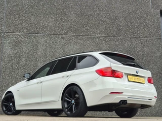 BMW 3 Serie BMW 328i Touring Sport Line/Leer/Grote Navi/245 PK/18''/Vol! - afbeelding nr 18