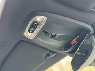 Volvo V90 Volvo V90 2.0 D3 R-Design Automaat | Panoramadak | Volleer | Camera met rondomzicht | Bowers&Wilkins | Adaptieve cruise control | Head-up Display | Apple CarPlay | LED | Parkeersensoren voor en achter - afbeelding nr 43