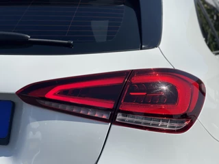 Mercedes-Benz A-Klasse Mercedes-Benz A-Klasse 200 Business Solution AMG | Pano | Trekhaak | ACC | 360* Camera | LED | DAB+ | 18 inch - afbeelding nr 36