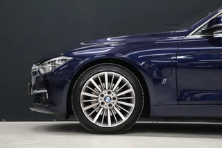 BMW 3 Serie BMW 3 Serie 330e Centennial High Executive Sport Line [SCHUIFKANTELDAK, MEMORY SEATS, ADAPTIVE CRUISECONTROL, STOELVERWARMING, VOL LEDER, HEAD-UP, PDC V+A, BLUETOOTH, CLIMATE CONTROL, NIEUWSTAAT] - afbeelding nr 3