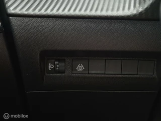 Peugeot 208 PEUGEOT 208 1.2 PURETECH ACTIVE/AIRCO/PDC/CARPLAY/LED/BLUETOOTH/LANE ASSIST/NAVI/CRUISE - afbeelding nr 45