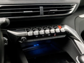 Peugeot 5008 (APPLE CARPLAY, GROOT NAVI, LANE ASSIST, LEDEREN SPORTSTOELEN, PARKEERSENSOREN, CRUISE, NIEUWE APK, NIEUWSTAAT) - afbeelding nr 9