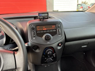 Peugeot 108 Peugeot 108 1.0 e-VTi Junior RADIO / CV OP AB / PARROT /  NL-AUTO - afbeelding nr 6