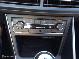 Volkswagen Polo Volkswagen Polo 1.0 TSI Highline Panoramadak Nav Digitaal Cockpit - afbeelding nr 26