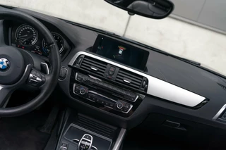 BMW 1 Serie BMW 1-serie M140i xDrive Harman Kardon Dak Leer - afbeelding nr 21