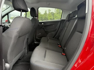 Peugeot 208 Peugeot 208 1.2 PureTech Signature Navi,Airco,Cruise,PDC,Trekhaak,Carplay,Elek ramen,N.A.P,Nieuwe APK bij Aflevering - afbeelding nr 9