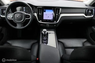 Volvo V60 Volvo V60 2.0 B4 Inscription 200 pk, Leer, Memory, stoel + stuur verwarming, Adaptief Cruis, Camera, Full Led, Clima,18 inch Lmv, Donker glas. - afbeelding nr 2