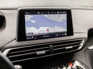 Peugeot 5008 (PANORAMADAK, APPLE CARPLAY, GROOT NAVI, 360 CAMERA, LEDER, SPORTSTOELEN, LED KOPLAMPEN, KEYLESS, DAB+, NIEUWE APK, NIEUWSTAAT) - afbeelding nr 26
