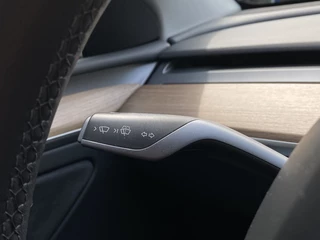 Tesla Model Y Tesla Model Y RWD 58 kWh - afbeelding nr 24