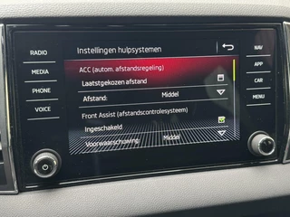 Škoda Karoq Skoda Karoq 1.5 TSI Sportline Automaat | Stoelverwarming | Apple CarPlay | LED verlichting | Trekhaak uitklapbaar | Adaptieve cruise control | Dode hoek detectie | Voorruitverwarming | Parkeersensoren voor en achter | Achteruitrijcamera - afbeelding nr 24