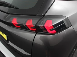Peugeot 2008 Peugeot 2008 1.2 PureTech Active Pack | Navigatie | Airco | Cruise Control | Led | Parkeer sensoren - afbeelding nr 28