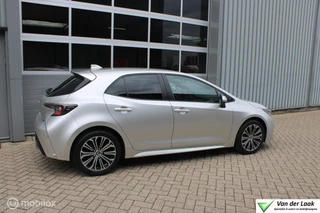Toyota Corolla Toyota Corolla 1.8 Hybrid Business Intro | Parkeersensoren voor en achter | Stoelverwarming | NL Auto Boekjes. - afbeelding nr 2