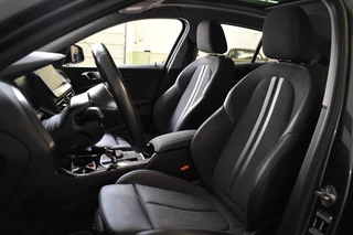 BMW 1 Serie CAMERA/CARPLAY/PANORAMADAK - afbeelding nr 17