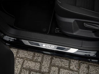 Volkswagen Tiguan Volkswagen Tiguan 1.4TSi DSG6 Cup Sport&Style | Trekhaak 1.800kg. | 2e eigenaar | Climate Control | Stoelverwarming | Parkeer pakket | Winter-pakket | Koplampsproeiers | Multifunctioneel lederen stuurwiel - afbeelding nr 32