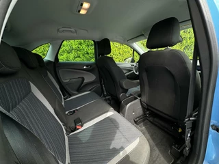 Opel Crossland X Opel Crossland X 1.2 Turbo 120 JAAR EDITION, CRUISE, NAVI, ECC-AIRCO, STOEL/STUURVERWARMING, PARKEERSENSOREN, LICHTMETAAL 16