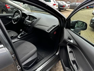 Ford Focus Ford Focus 1.0 Titanium Edition navi airco/ecc keurige auto - afbeelding nr 3