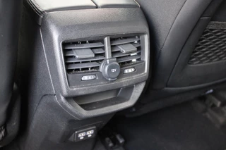 Peugeot 3008 Peugeot 3008 1.2 Hybrid 136PK GT | 360° CAMERA | NAVIGATIE | ADAPTIVE CRUISE CONTROL | APPLE CARPLAY/ANDROID AUTO | CLIMATE CONTROL | 18