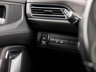 Peugeot 308 Peugeot 308 SW 1.2 PureTech Sport Automaat (PANORAMADAK, APPLE CARPLAY, GROOT. NAVI, 360 CAMERA, SPORTSTOELEN, GETINT GLAS, CRUISE, NIEUWE APK, NIEUWSTAAT) - afbeelding nr 25