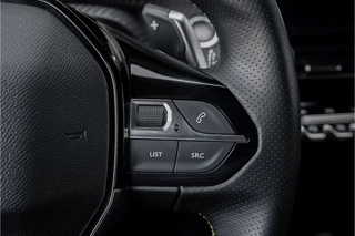 Peugeot 208 Peugeot 208 1.2 PureTech GT-Line 130PK Automaat CarPlay Camera 17