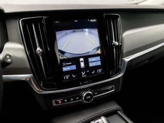 Volvo V90 Volvo V90 2.0 T5 Momentum 255Pk Automaat (APPLE CARPLAY, GROOT NAVI, LEDER, CAMERA, ADAPTIVE CRUISE, ELEK SPORTSTOELEN, STOELVERWARMING, GETINT GLAS, NIEUWE APK, NIEUWSTAAT) - afbeelding nr 17