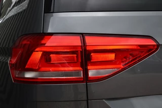 Volkswagen Touran Volkswagen Touran 1.4 TSI DSG Highline LED/ACC/Trekhaak/Automaat - afbeelding nr 19