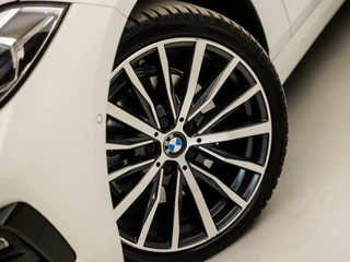 BMW 1 Serie Automaat (VIRTUAL COCKPIT, APPLE CARPLAY, GROOT NAVI, STUUR/STOELVERWARMING, ADAPTIVE CRUISE, LEDER, CAMERA, SPORTSTOELEN, DAB+, GETINT GLAS, NIEUWSTAAT) - afbeelding nr 38