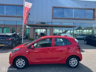 Kia Picanto Kia Picanto 1.0 MPi Dynamic Line   Navigatie , Achteruit rij camera  Aple Carp[lay / Android Auto  , Bleutooth , Spotify   Ectr ramen , Centrale deurvergrendeling met afstandbediening , Rood Metaallak ! - afbeelding nr 2