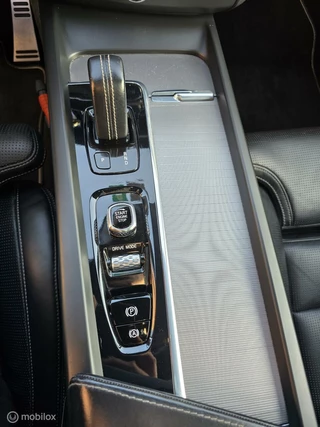 Volvo XC60 VOLVO XC60 2.0 T6 RECHARGE AWD R-DESIGN PANO ACC TREKHAAK CAMERA - afbeelding nr 28