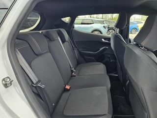 Ford Fiesta Ford Fiesta 1.0 EcoBoost ST-Line Navigatie | Cruise control | Led dagrijverlichting | Climate control | PDC | Lane assist | Dealeronderhouden! - afbeelding nr 10