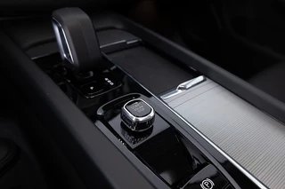 Volvo XC60 Volvo XC60 2.0 T6 398PK AWD Recharge Plus Dark | PANORAMADAK | Vapour Grey | PHEV - afbeelding nr 17