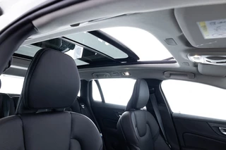 Volvo V60 Volvo V60 Cross Country 2.0 B5 AWD Pro | PANORAMADAK | LEDER ✅ 1e Eigenaar - afbeelding nr 6