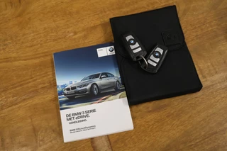 BMW 3 Serie BMW 3 Serie 330e Centennial High Executive Sport Line [M-STUUR, STOELVERWARMING, PDC V+A, LEDEREN STOELEN, BLUETOOTH, CRUISECONTROL, CLIMATE CONTROL, NIEUWSTAAT] - afbeelding nr 23