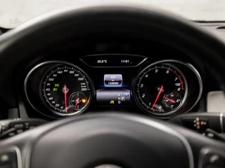 Mercedes-Benz CLA Mercedes-Benz CLA Shooting Brake 180 AMG Sport Automaat (GROOT NAVI, LEDER, CAMERA, GETINT GLAS, STOELVERWARMING, PORTSTOELEN, PARKEERSENSOREN, CRUISE, ZWART HEMEL, NIEUWE APK, NIEUWSTAAT) - afbeelding nr 23