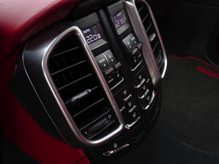 Porsche Cayenne Porsche Cayenne GTS 3.6 V6 440PK / PDK / CARBON / LED - afbeelding nr 51