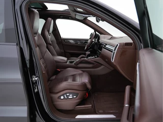 Porsche Cayenne (INCL-BTW) *PANO | CLUB-FULL-LEATHER | SOFT-CLOSE | MEMORY-PACK | SURROUND-VIEW | FULL-LED | NAVI-FULLMAP | AIR-SUSPENSION | DAB | DIGI-COCKPIT | PDC | CRUISE | SPORT-SEATS | 21