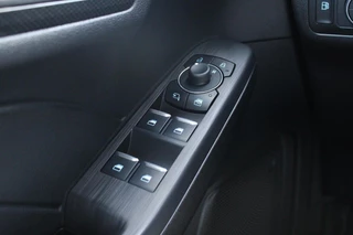 Ford Kuga Ford Kuga 2.5 PHEV ST-Line BELLEN VOOR BEZICHTIGING | Winter Pack | Camera | Cruise Control | Navigatie | - afbeelding nr 18