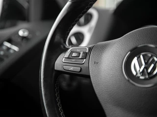 Volkswagen Tiguan Volkswagen Tiguan 1.4TSi DSG6 Cup Sport&Style | Trekhaak 1.800kg. | 2e eigenaar | Climate Control | Stoelverwarming | Parkeer pakket | Winter-pakket | Koplampsproeiers | Multifunctioneel lederen stuurwiel - afbeelding nr 37